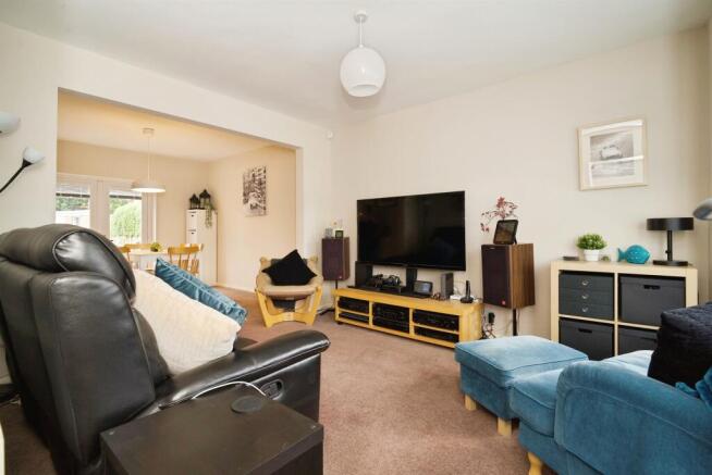 3 bed Detached for sale Image 3