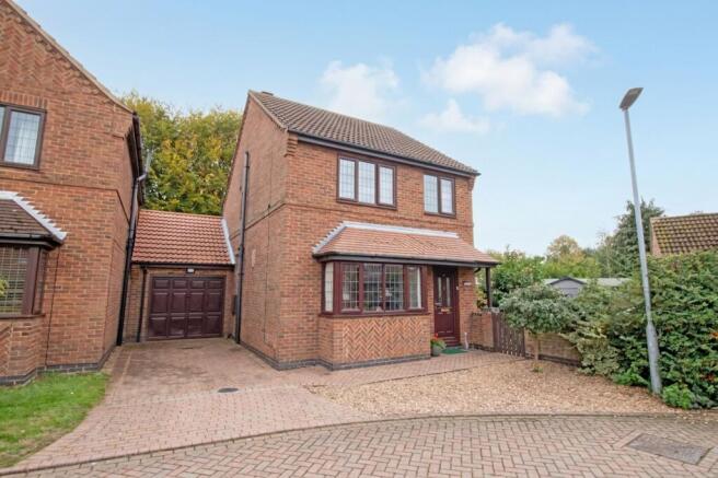 3-bed detached on Pear Tree Close, Epworth, DN9, £250,000