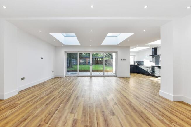 KITCHEN/DINER/FAMILY ROOM