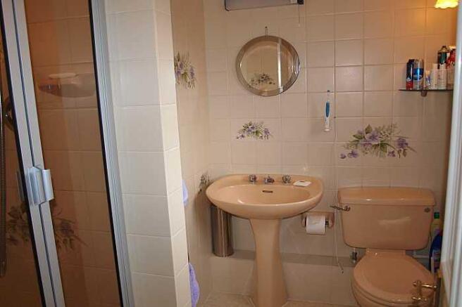en-suite shower room