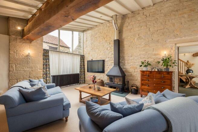5 bed Detached for sale Image 6