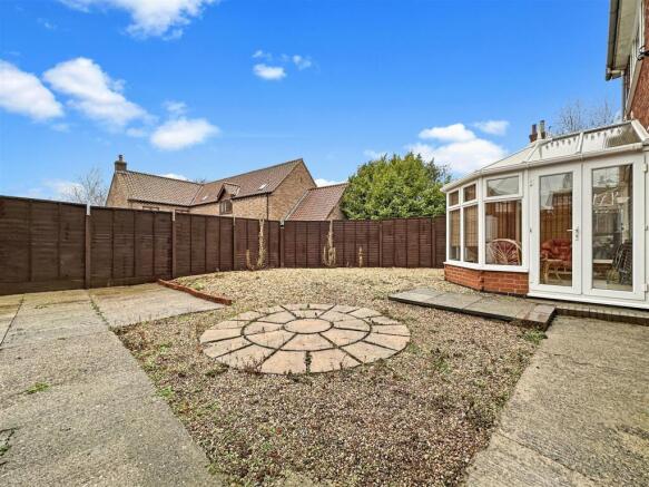 Low-Maintenance Garden 481