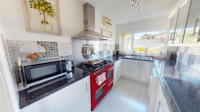 2 bed Semi-Detached for sale Image 3