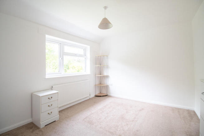 3 bed Semi-Detached to rent Image 8