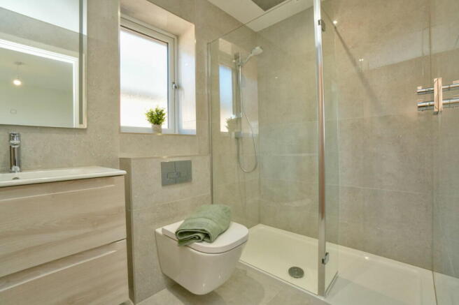 4 bed Detached for sale Image 12