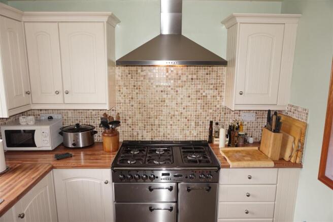 KITCHEN: