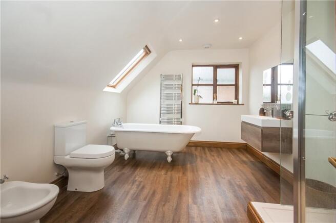 Family Bathroom 