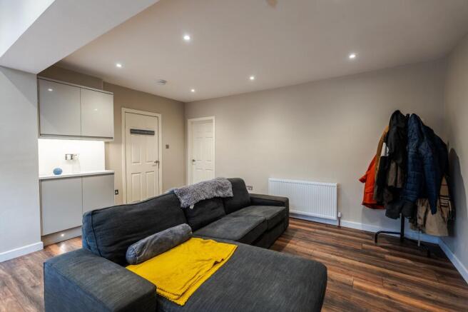 4 bed Semi-Detached for sale Image 10