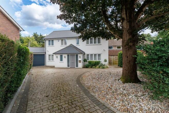 MC Kendal Avenue 38