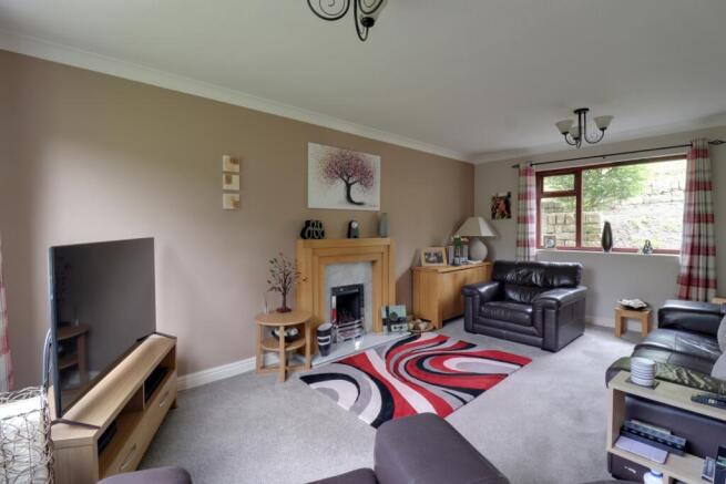 4 bed Detached for sale Image 11