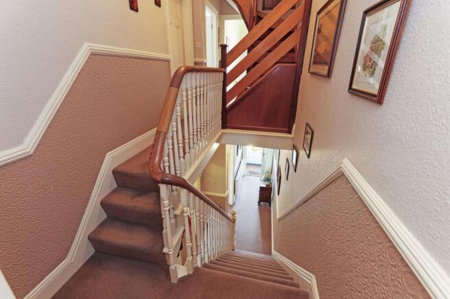 4 bed Semi-Detached for sale Image 5