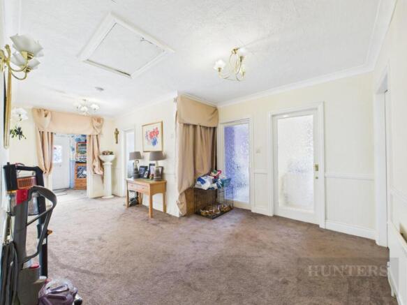 5 bed Detached Bungalow for sale Image 7
