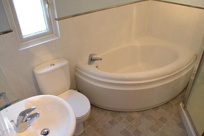 Family bathroom/shower rooom