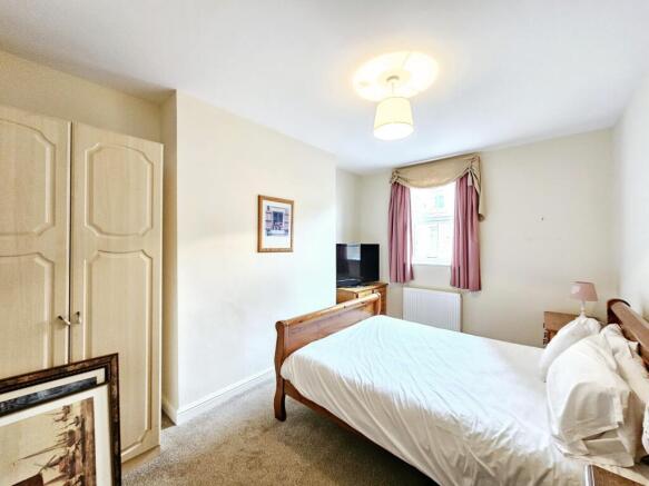 5 bed Terraced for sale Image 10