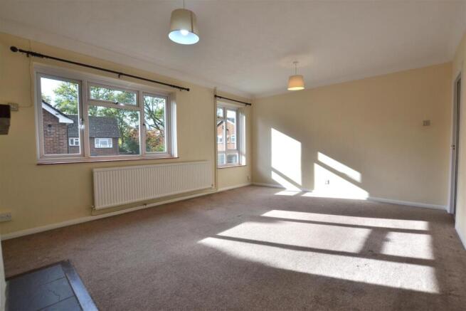 Living, Dining Room 1.JPG