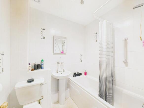 2 bed Terraced for sale Image 9