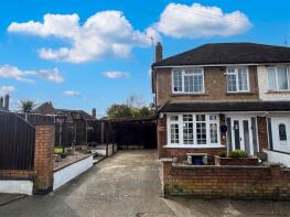 2, Savernake Road, Leicester LE4 0GT