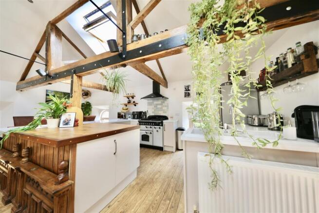 3 bed House for sale Image 5