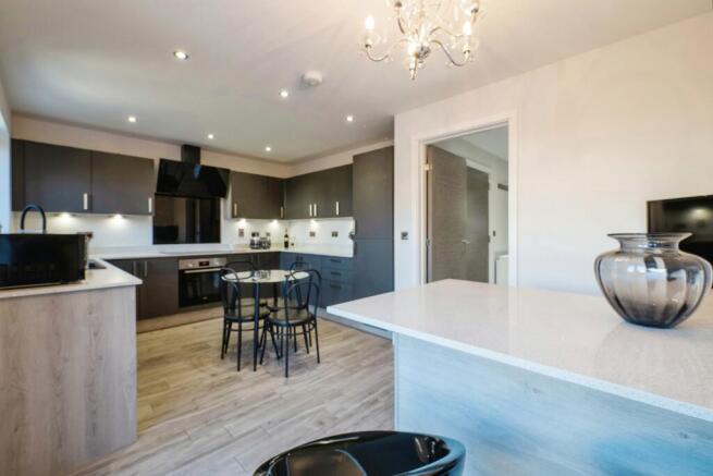 4 bed Detached for sale Image 6