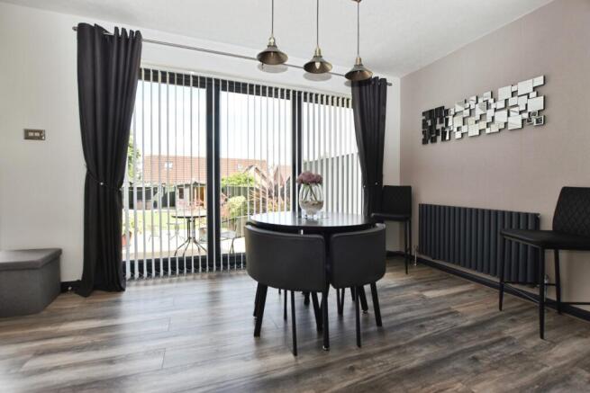 4 bed Semi-Detached for sale Image 6