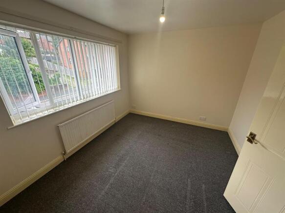 2 bed Semi-Detached to rent Image 12