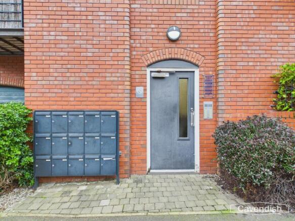 COMMUNAL ENTRANCE HALL