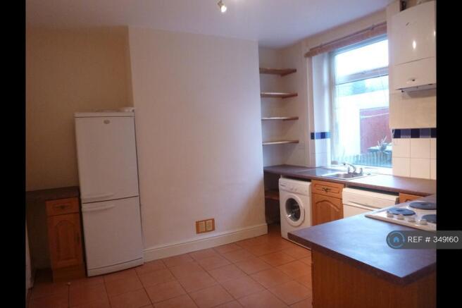 Kitchen With Dw, Wm, Hob Oven & Fridge/Freezer