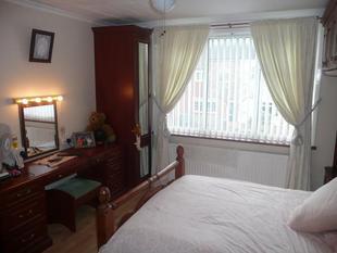 BEDROOM 1: