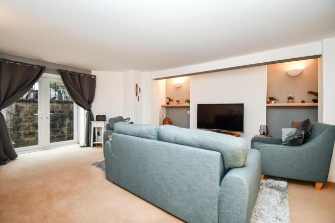 1 bed Apartment to rent Image 8