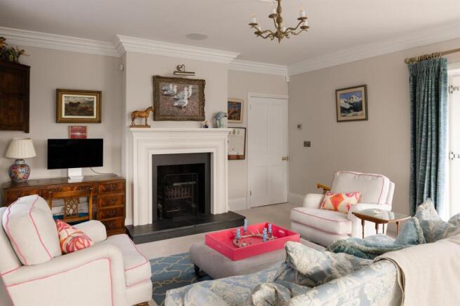 6 bed House for sale Image 8