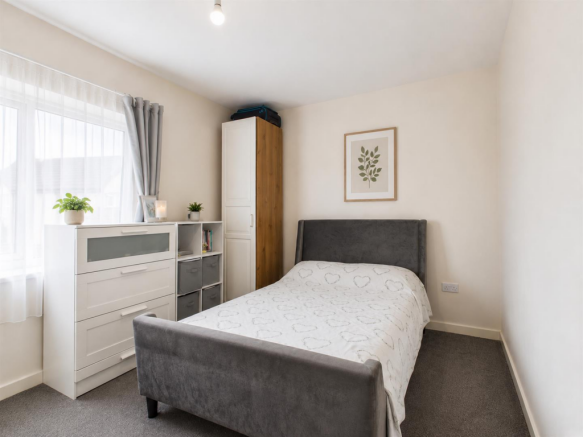 3 bed Semi-Detached for sale Image 9