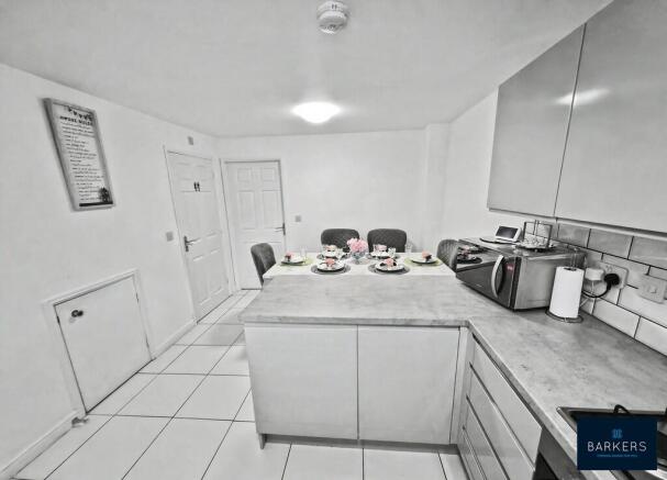 3 bed Semi-Detached for sale Image 5