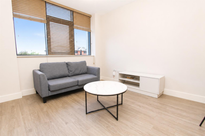 1 bed Flat to rent Image 2