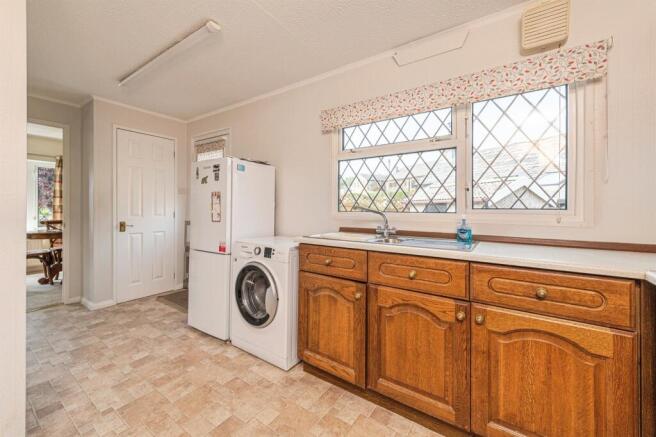 2 bed Park Home for sale Image 6