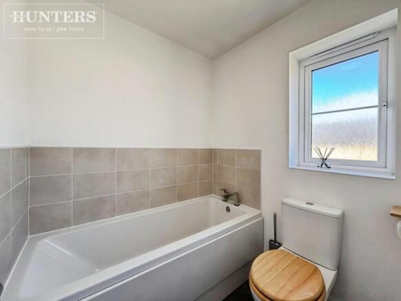 3 bed Semi-Detached for sale Image 8