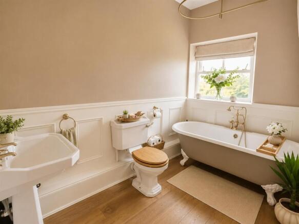 4 bed Detached for sale Image 12