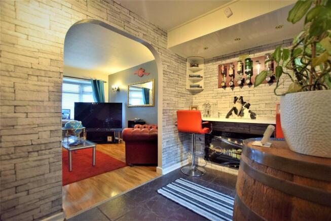 Lounge Thro Kitchen
