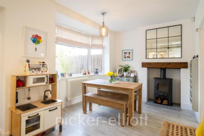 Living Kitchen/Dining Room