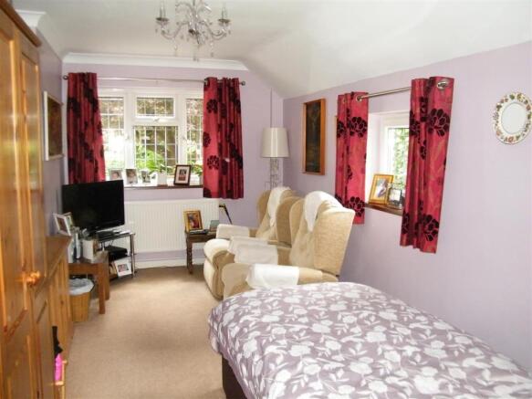 SEPARATE ANNEX ROOM