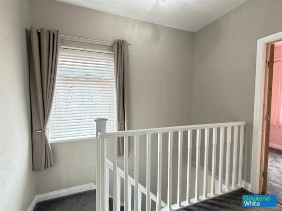 4 bed Semi-Detached for sale Image 6