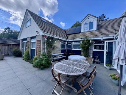 Ash Green Road, Ash Green, GU12