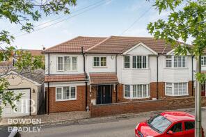 4, Forge Cottages, Mossford Green, Barkingside, Ilford IG6 2GW