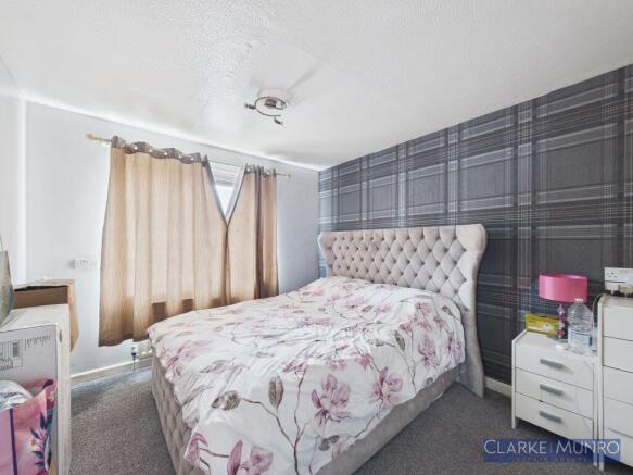 2 bed Flat for sale Image 4