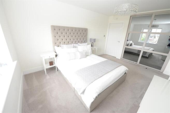 4 bed Detached for sale Image 12
