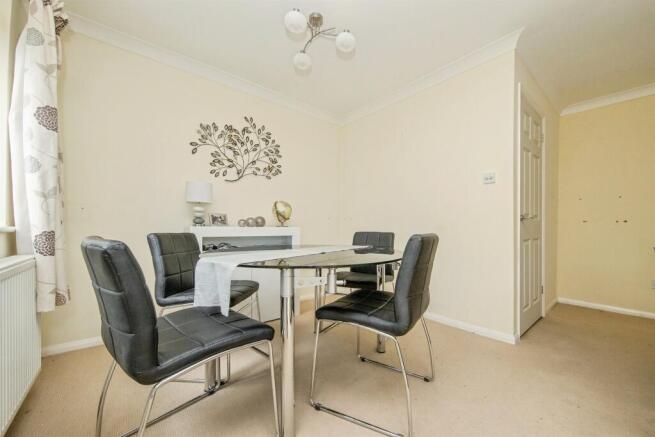 Grantham Crescent, Ipswich photo 4