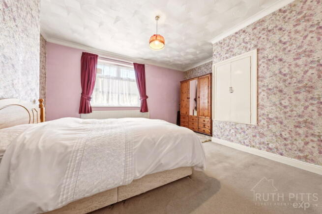 3 bed Terraced for sale Image 11