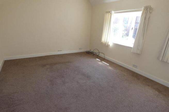 Bedroom 1.JPG