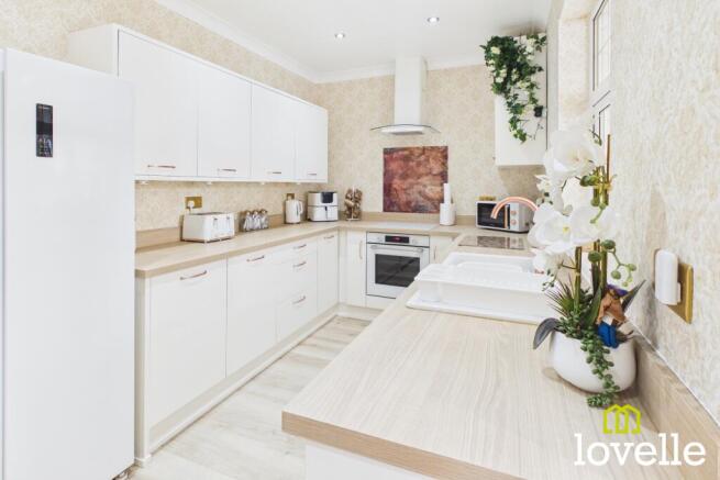 3 bed Terraced for sale Image 6