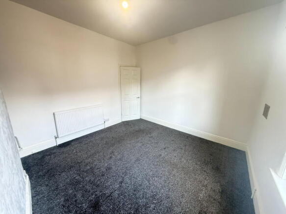2 bed Terraced to rent Image 7