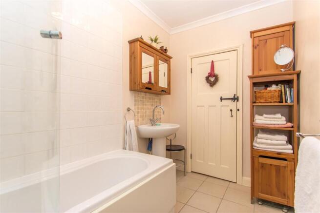 Bathroom.jpg